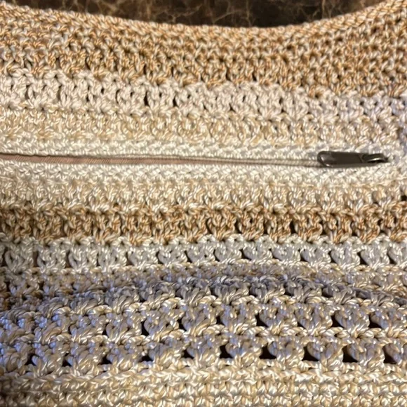 LIKE NEW Women’s The Sak crochet hobo bag - Picture 4 of 5